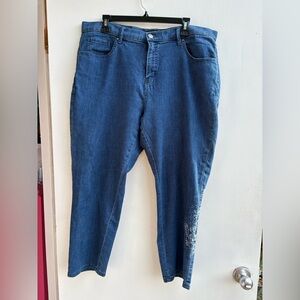 Simon Chang Stretch Denim Jeans Capris with Blue Flower appliqué
